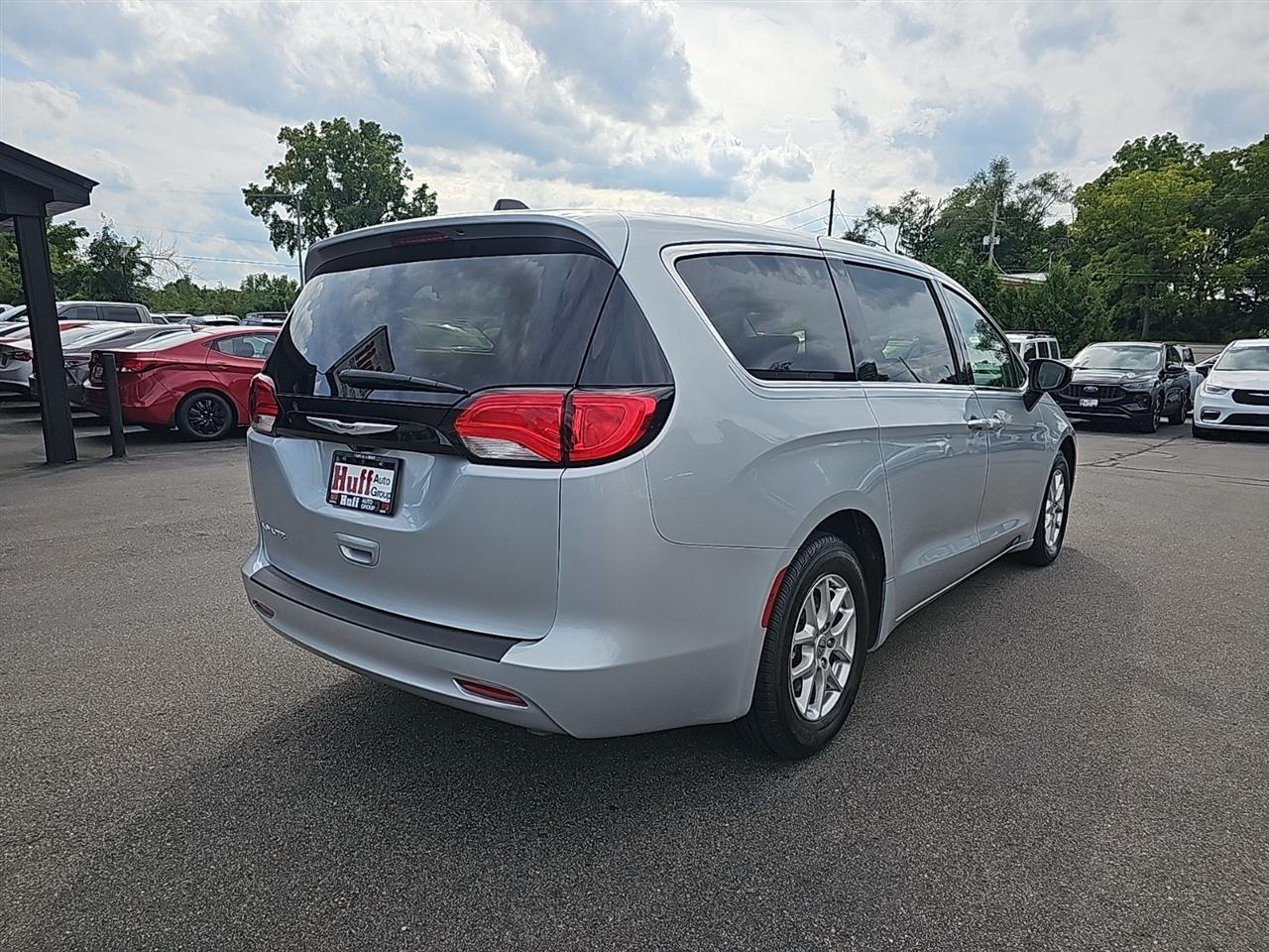 Chrysler Voyager LX FWD 2022