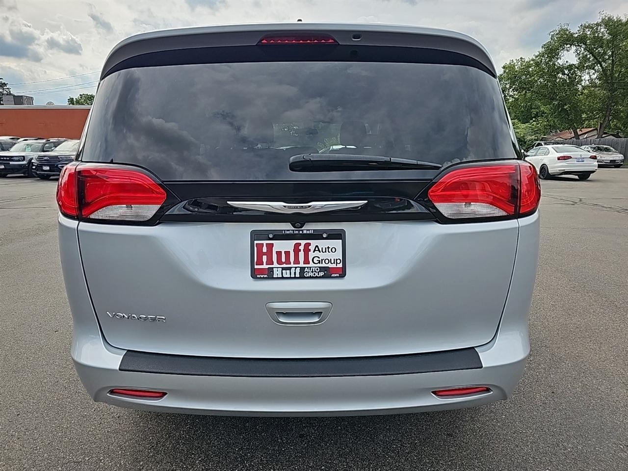 Chrysler Voyager LX FWD 2022