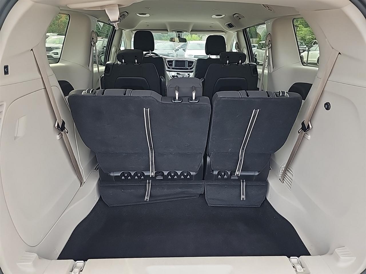 Chrysler Voyager LX FWD 2022