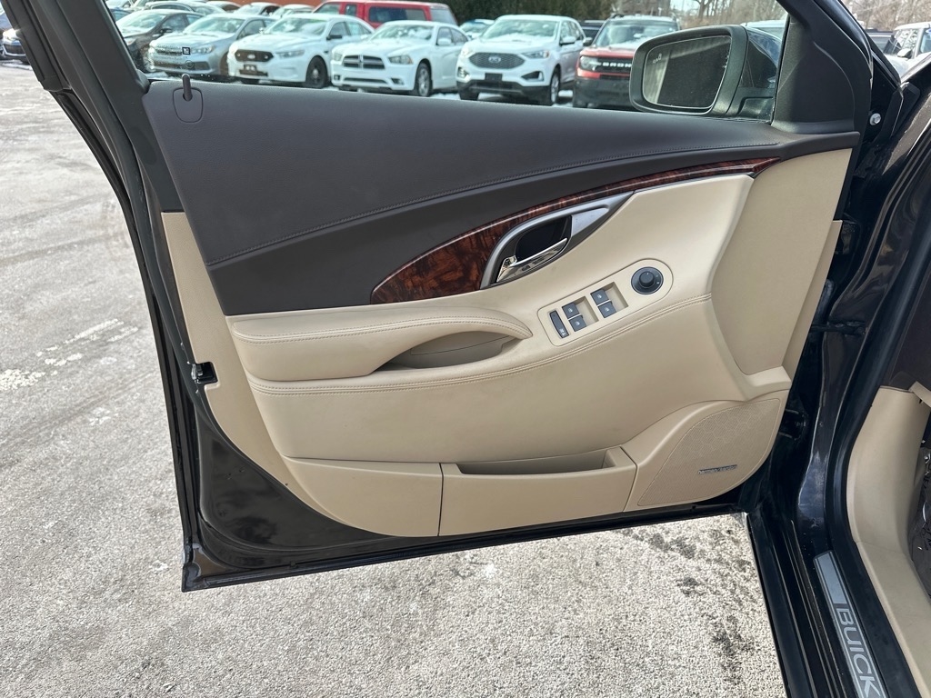 Buick LaCrosse 4dr Sdn Touring FWD 2013