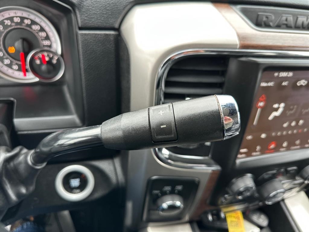 RAM 2500 Laramie 4x4 Crew Cab 6'4" Box 2018