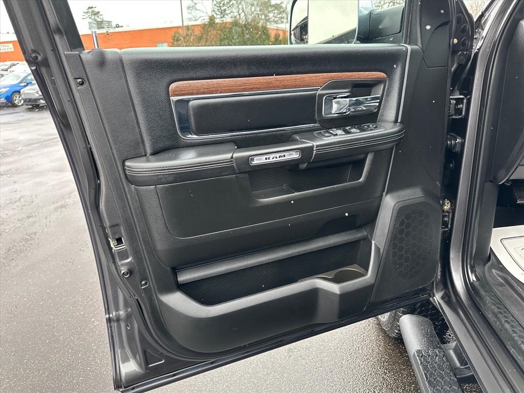 RAM 2500 Laramie 4x4 Crew Cab 6'4" Box 2018