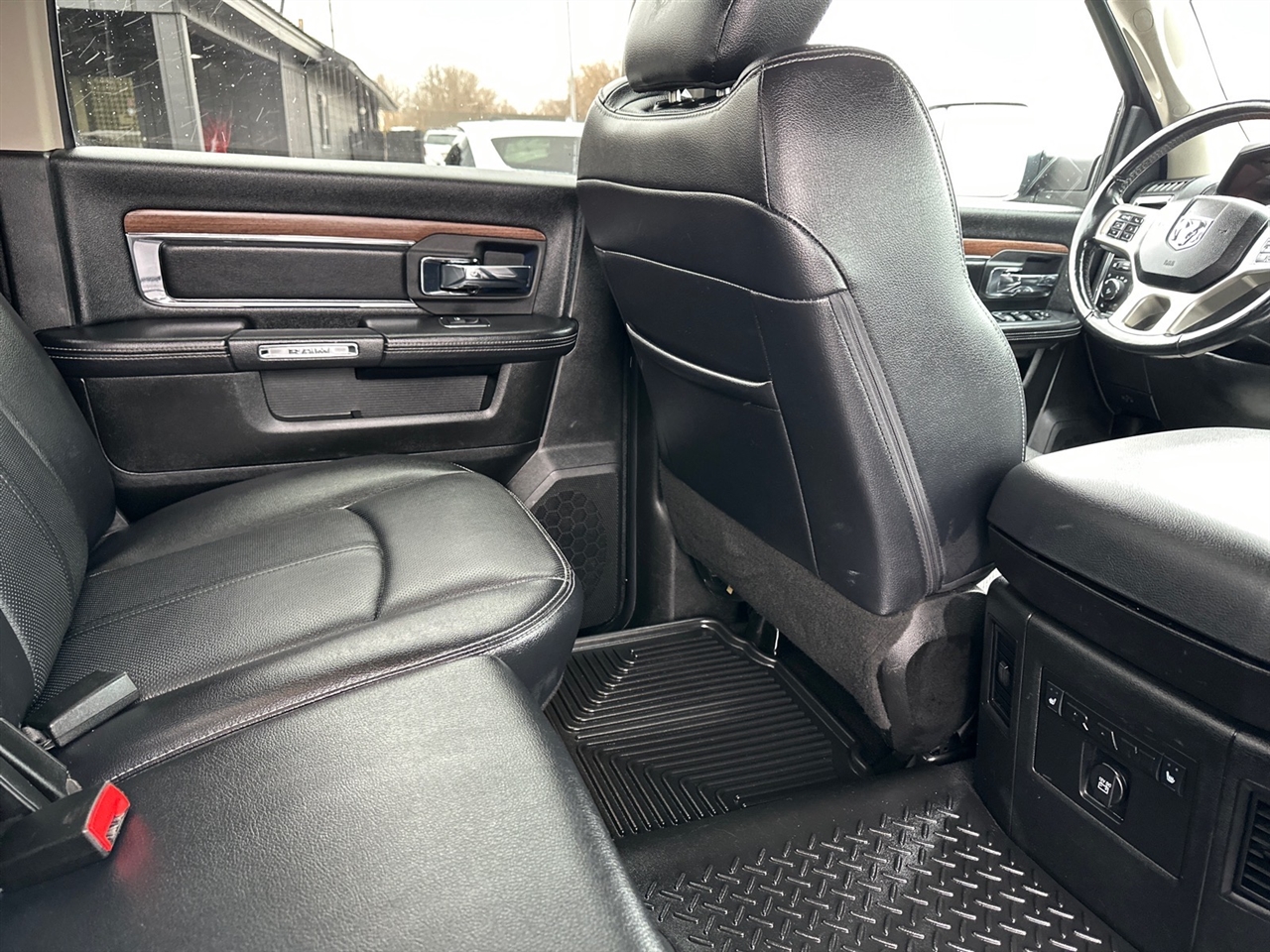 RAM 2500 Laramie 4x4 Crew Cab 6'4" Box 2018