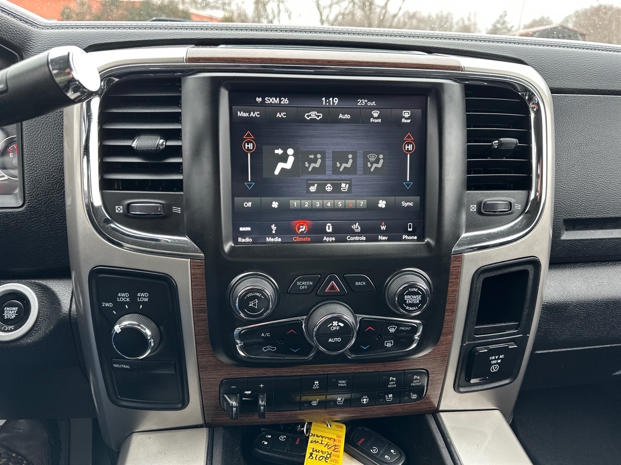 RAM 2500 Laramie 4x4 Crew Cab 6'4" Box 2018