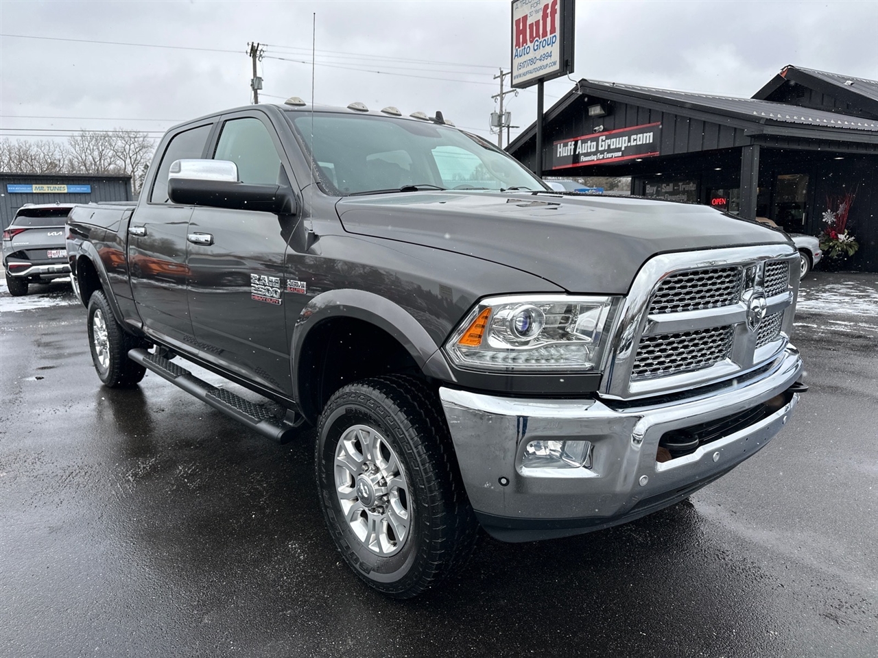 RAM 2500 Laramie 4x4 Crew Cab 6'4" Box 2018