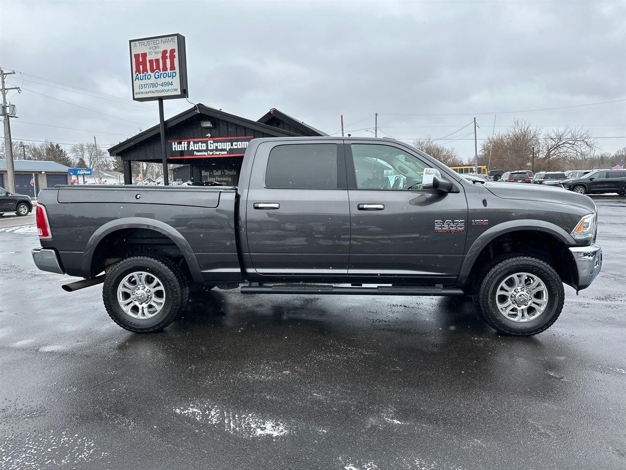 RAM 2500 Laramie 4x4 Crew Cab 6'4" Box 2018
