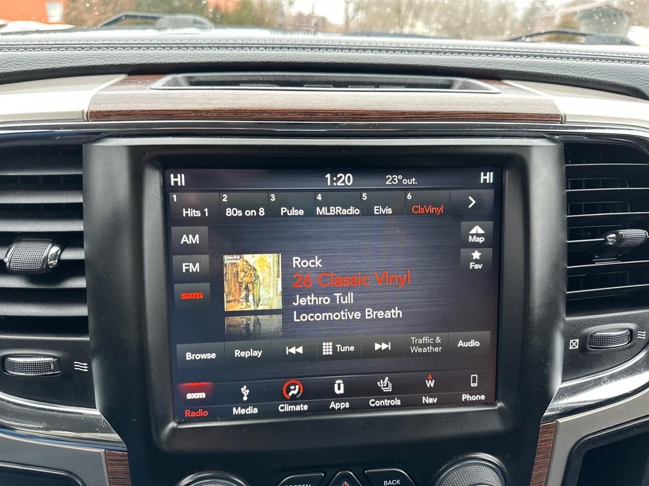 RAM 2500 Laramie 4x4 Crew Cab 6'4" Box 2018