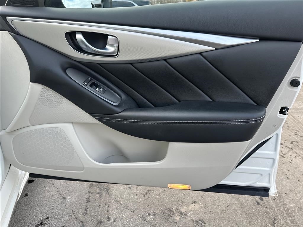 Infiniti Q50 3.0t LUXE AWD 2019