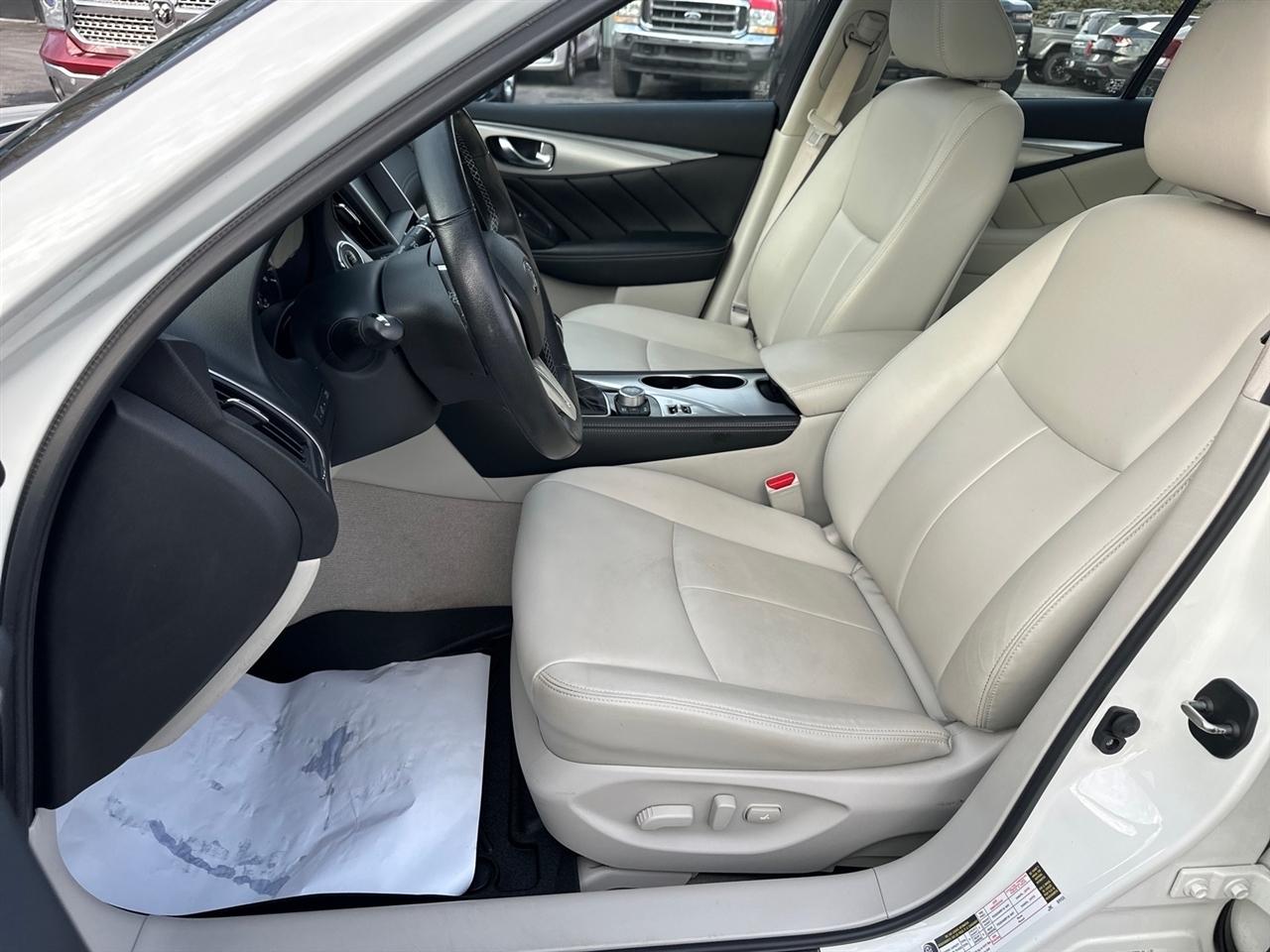 Infiniti Q50 3.0t LUXE AWD 2019