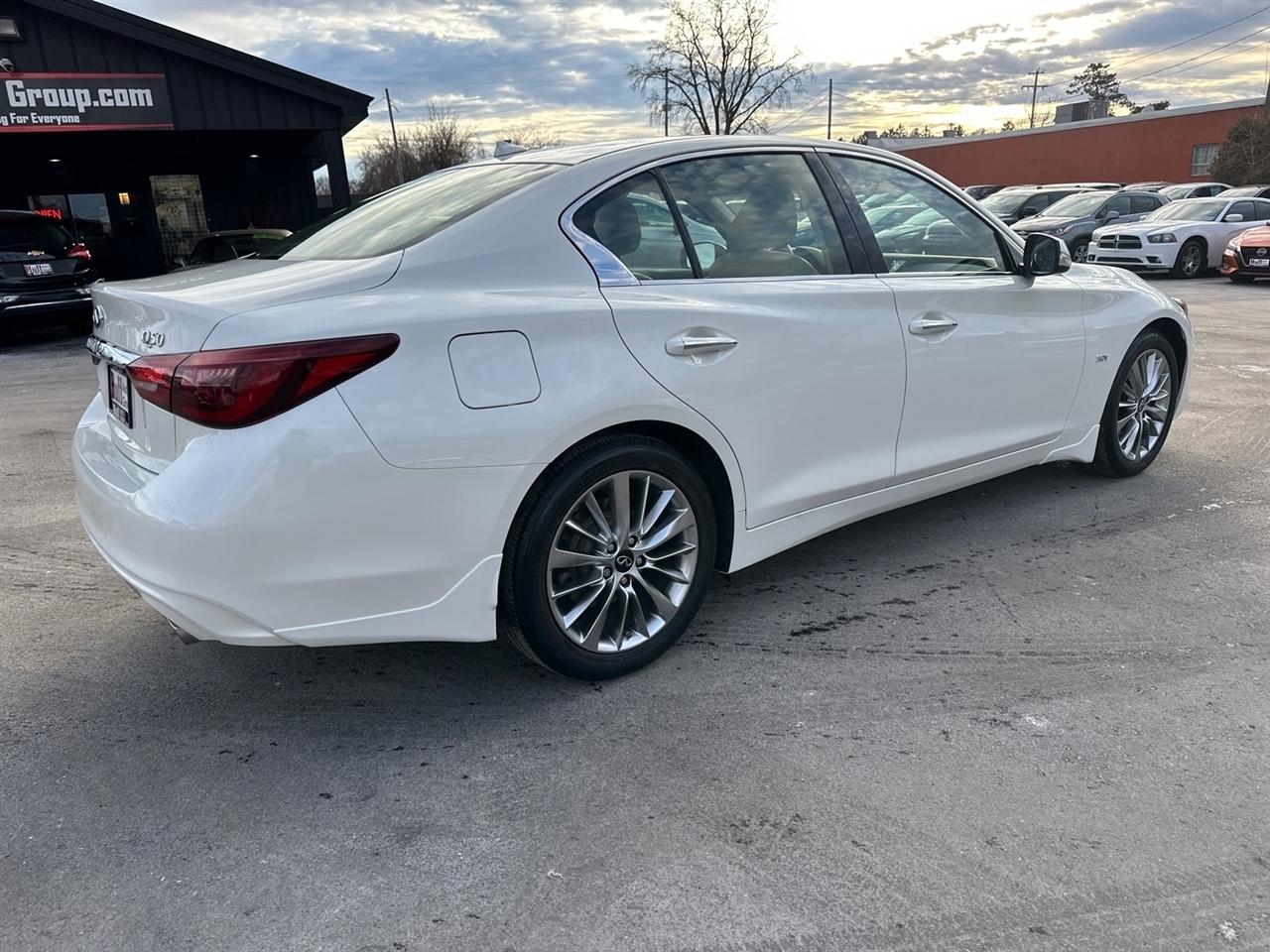 Infiniti Q50 3.0t LUXE AWD 2019