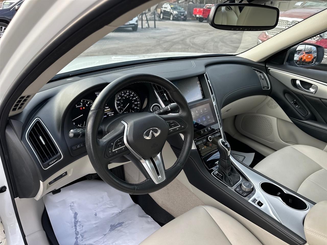 Infiniti Q50 3.0t LUXE AWD 2019