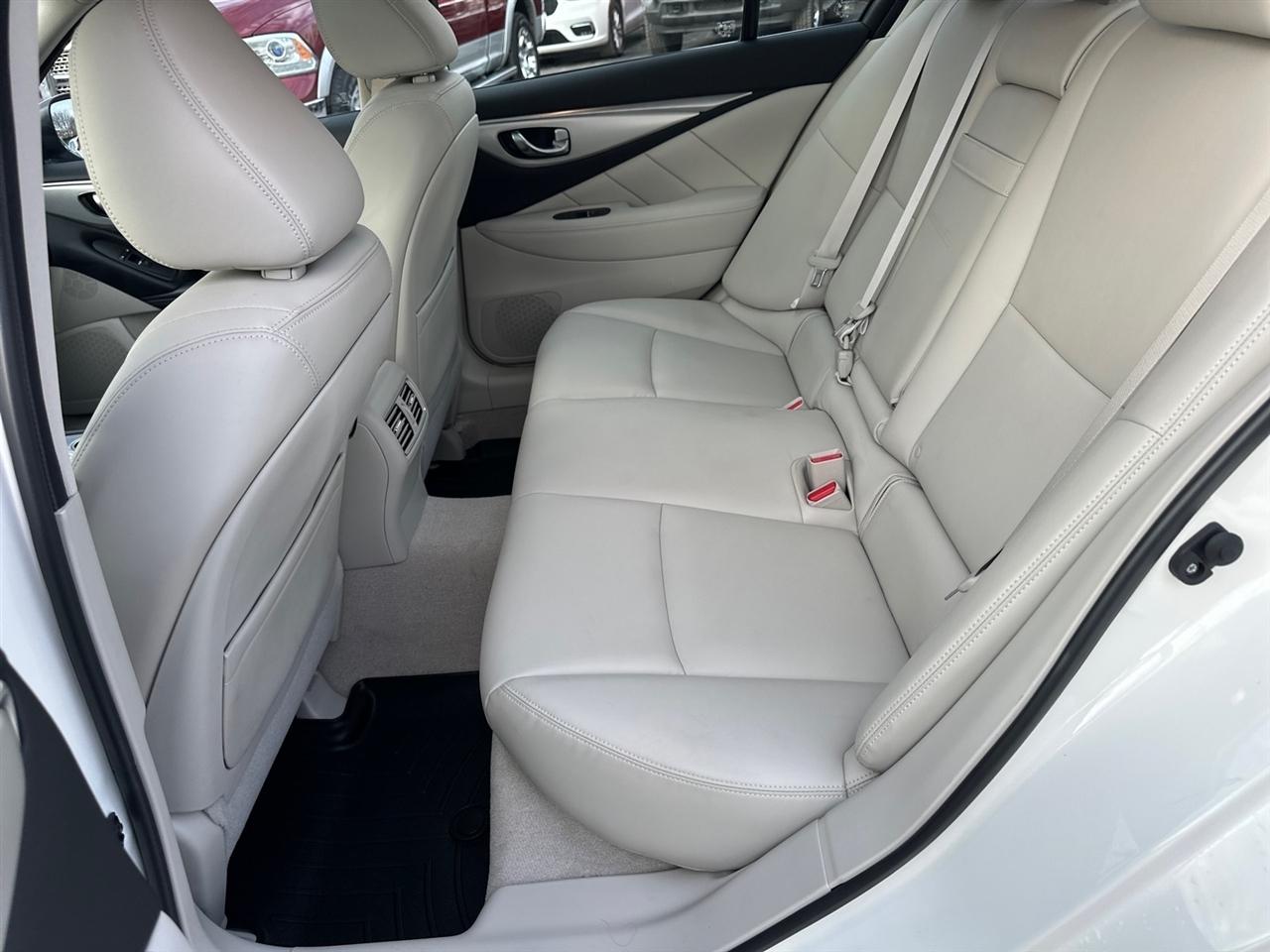 Infiniti Q50 3.0t LUXE AWD 2019