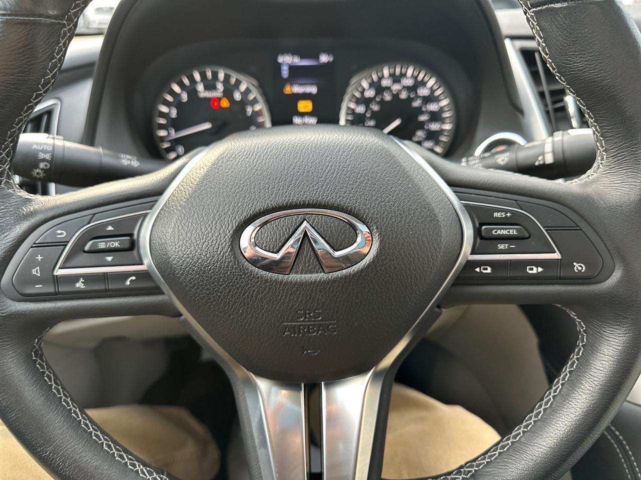 Infiniti Q50 3.0t LUXE AWD 2019