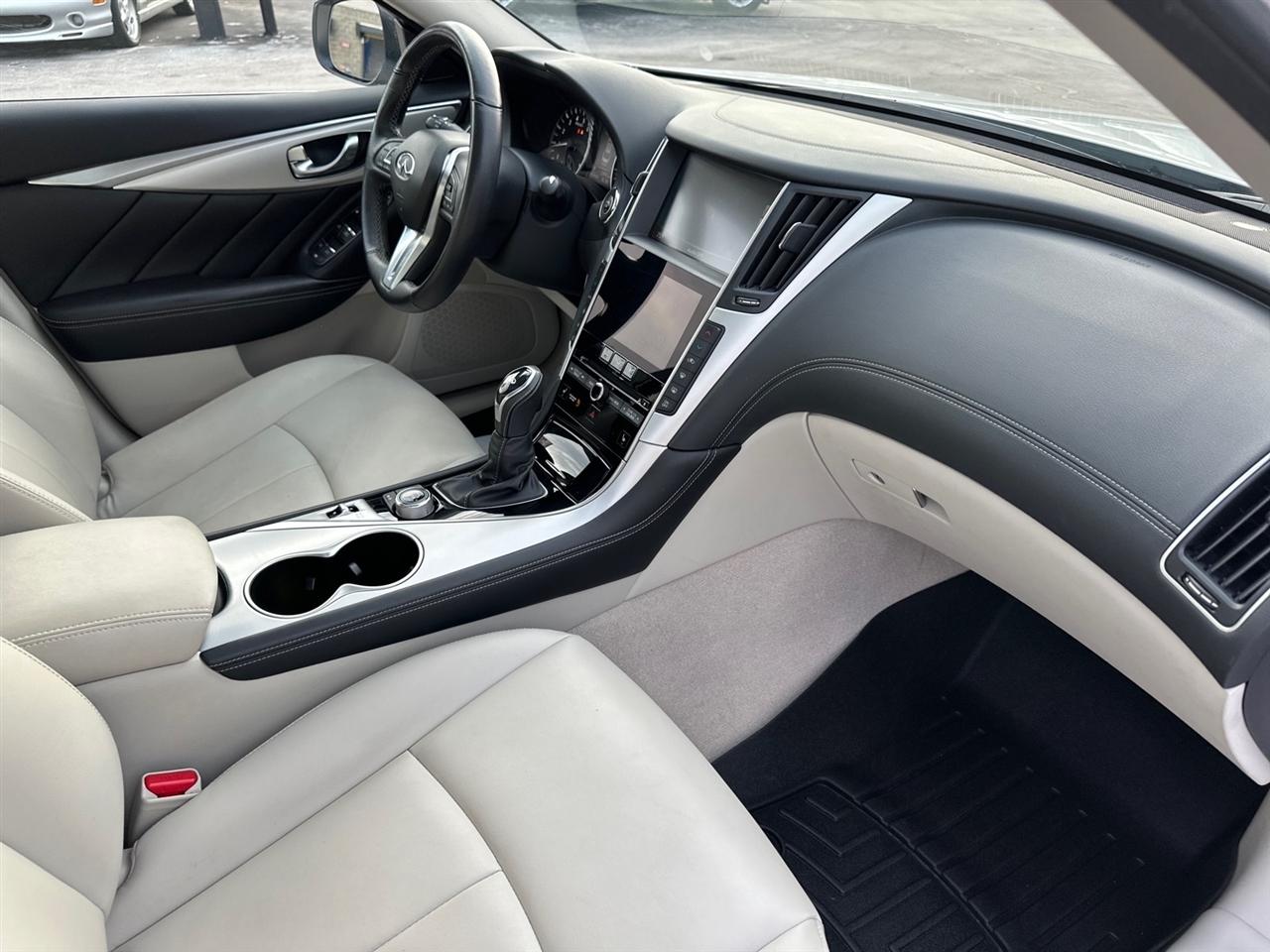 Infiniti Q50 3.0t LUXE AWD 2019