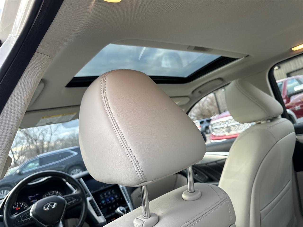 Infiniti Q50 3.0t LUXE AWD 2019