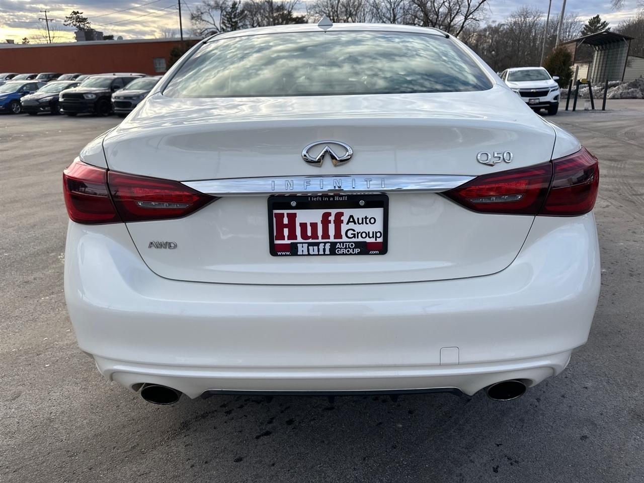 Infiniti Q50 3.0t LUXE AWD 2019