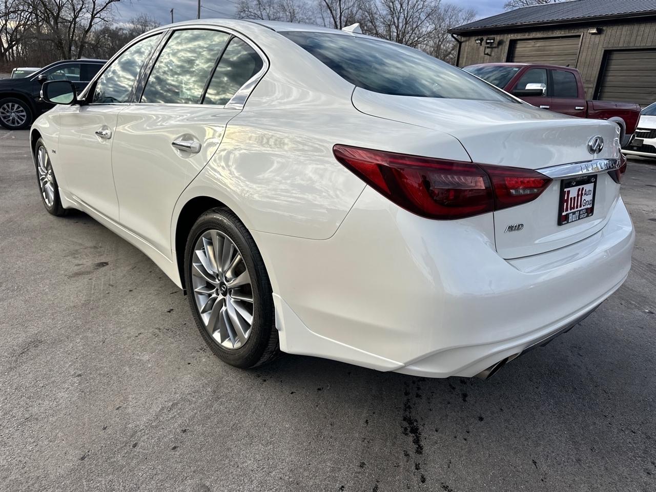 Infiniti Q50 3.0t LUXE AWD 2019
