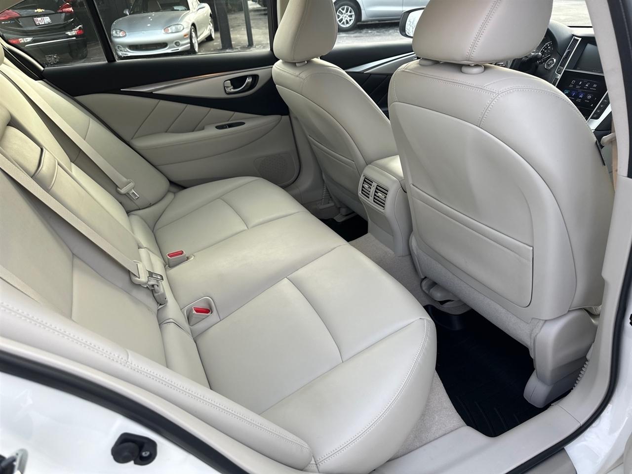 Infiniti Q50 3.0t LUXE AWD 2019