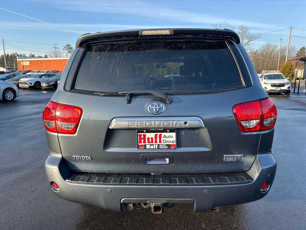 Toyota Sequoia 4WD 4dr LV8 6-Spd AT Platinum (Natl) 2008