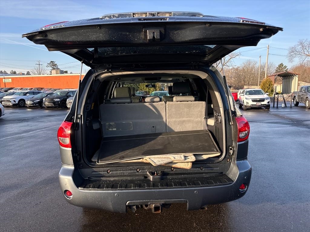 Toyota Sequoia 4WD 4dr LV8 6-Spd AT Platinum (Natl) 2008