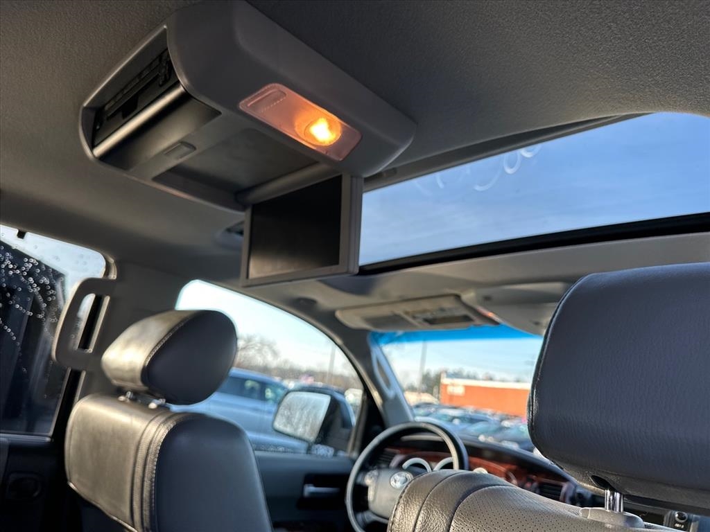 Toyota Sequoia 4WD 4dr LV8 6-Spd AT Platinum (Natl) 2008