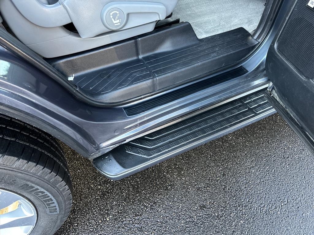 Toyota Sequoia 4WD 4dr LV8 6-Spd AT Platinum (Natl) 2008