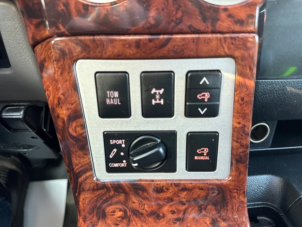 Toyota Sequoia 4WD 4dr LV8 6-Spd AT Platinum (Natl) 2008