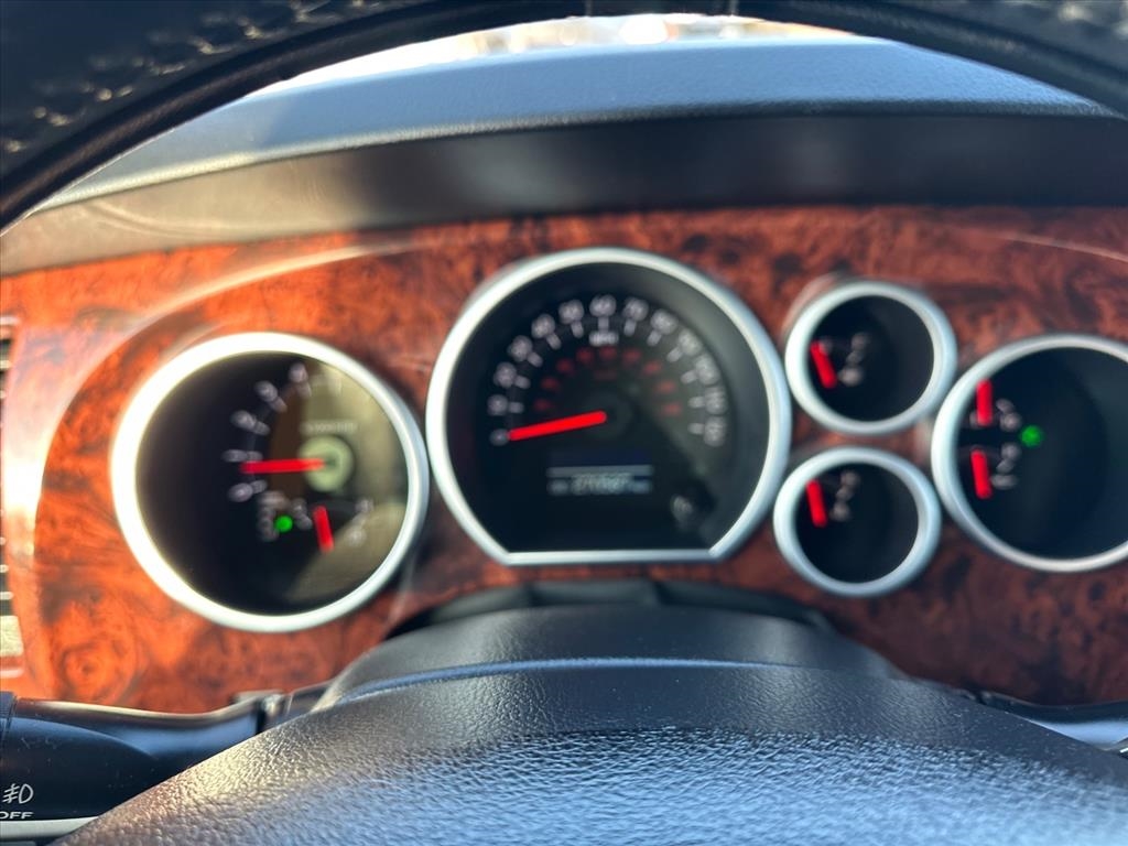 Toyota Sequoia 4WD 4dr LV8 6-Spd AT Platinum (Natl) 2008