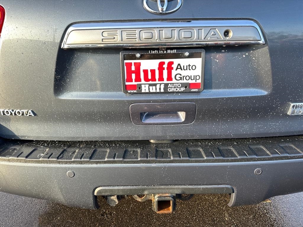 Toyota Sequoia 4WD 4dr LV8 6-Spd AT Platinum (Natl) 2008