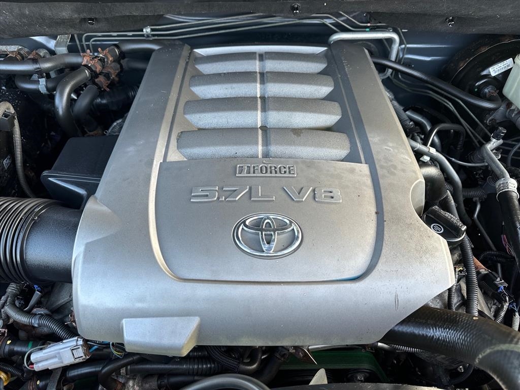 Toyota Sequoia 4WD 4dr LV8 6-Spd AT Platinum (Natl) 2008