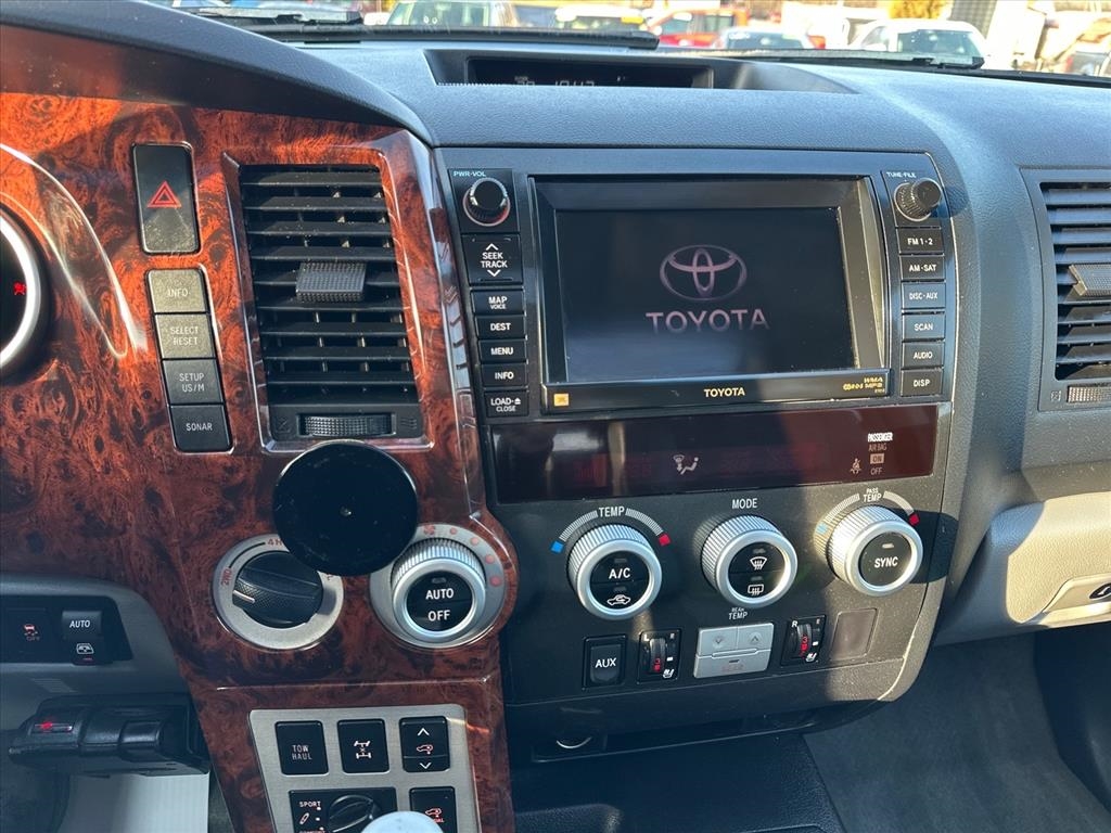 Toyota Sequoia 4WD 4dr LV8 6-Spd AT Platinum (Natl) 2008