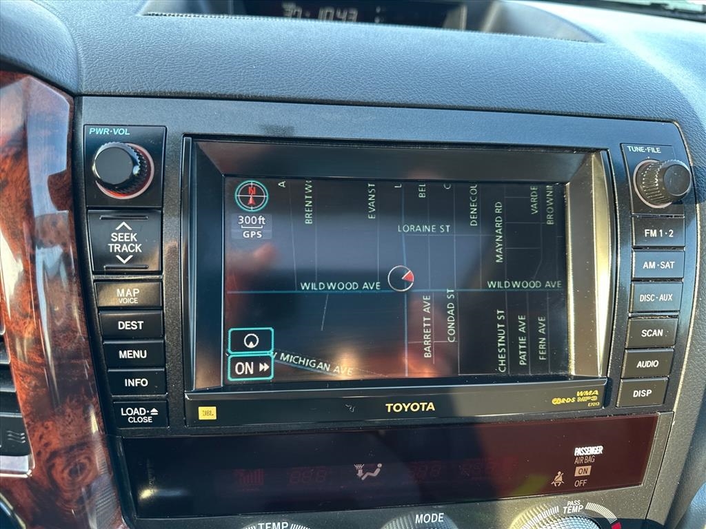 Toyota Sequoia 4WD 4dr LV8 6-Spd AT Platinum (Natl) 2008