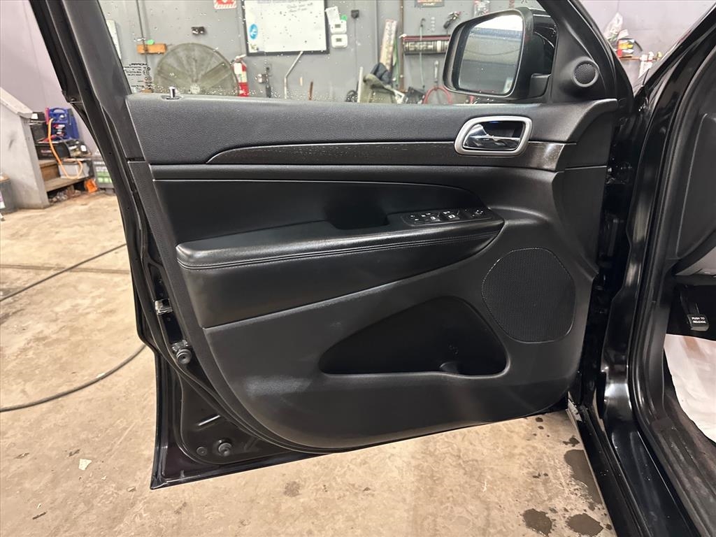 Jeep Grand Cherokee Altitude 4x4 *Ltd Avail* 2017