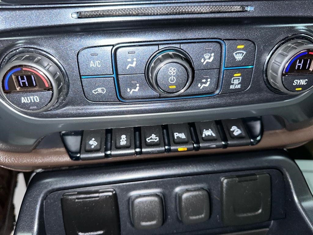 Chevrolet Silverado 1500 4WD Double Cab 143.5" LTZ w/2LZ 2017