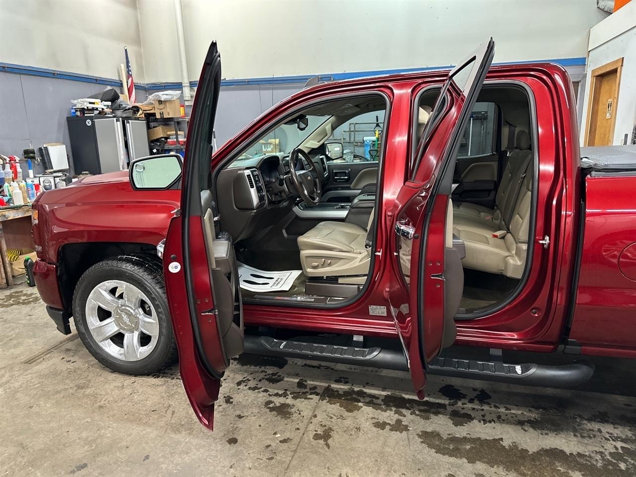 Chevrolet Silverado 1500 4WD Double Cab 143.5" LTZ w/2LZ 2017