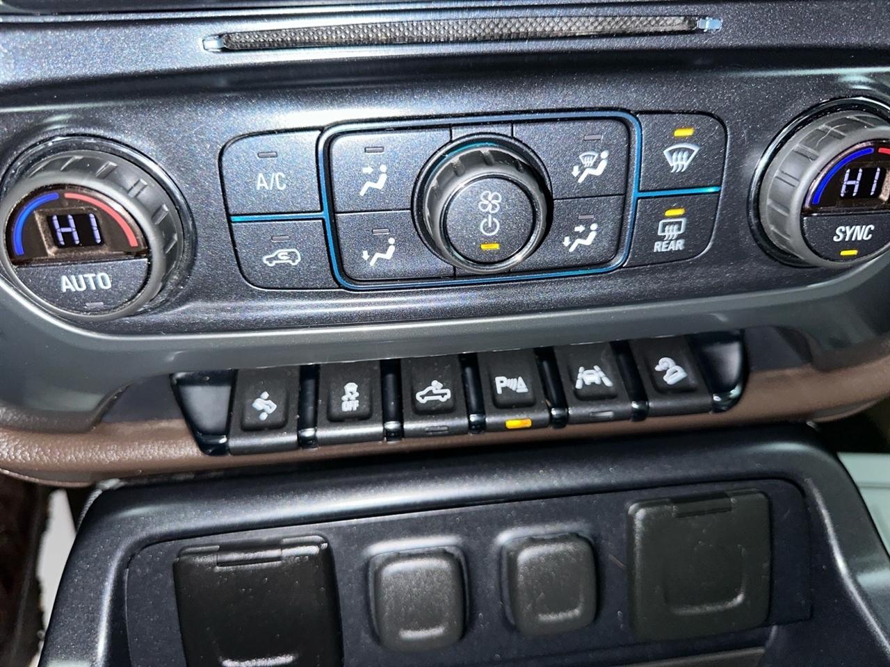 Chevrolet Silverado 1500 4WD Double Cab 143.5" LTZ w/2LZ 2017