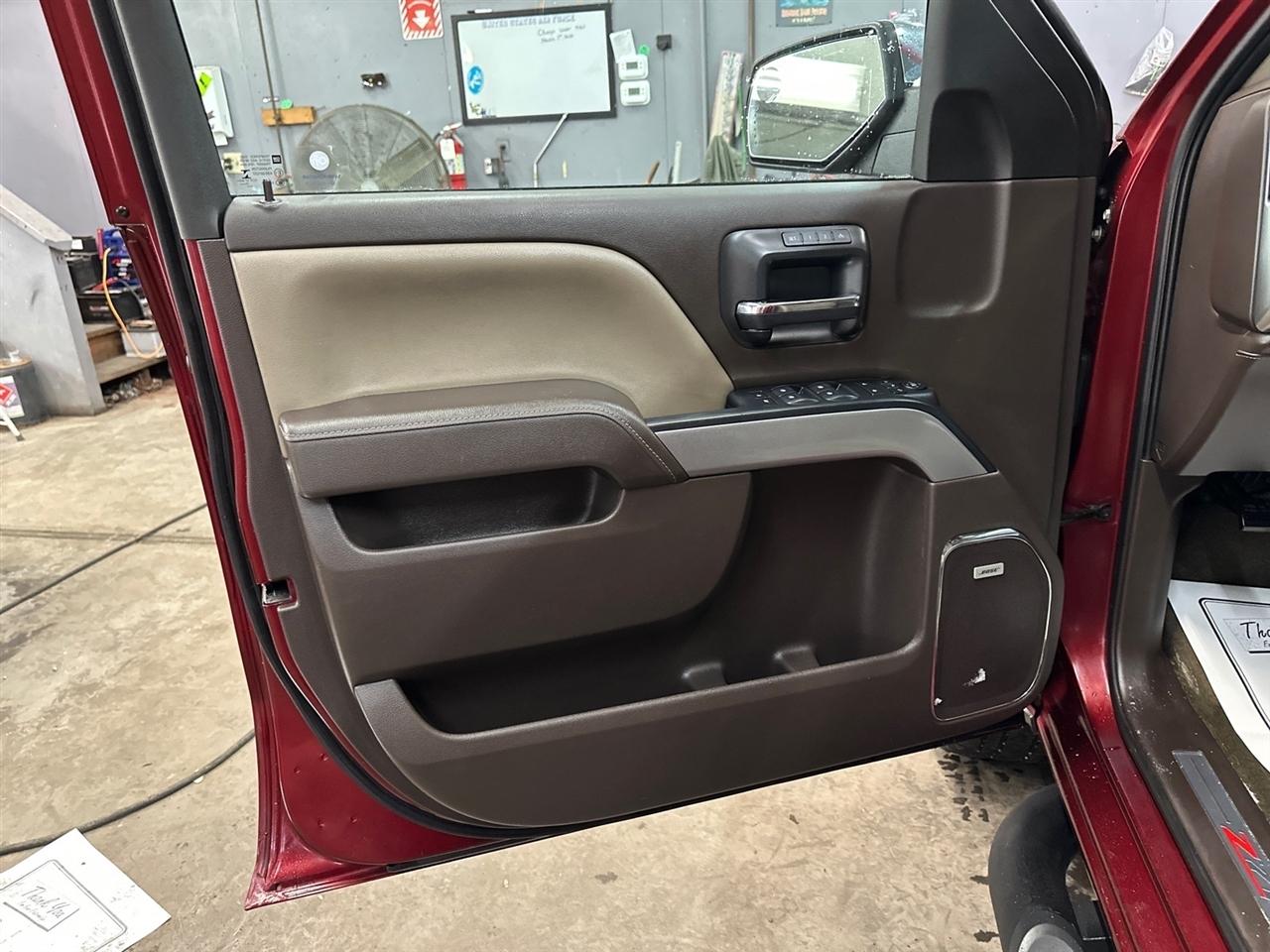 Chevrolet Silverado 1500 4WD Double Cab 143.5" LTZ w/2LZ 2017