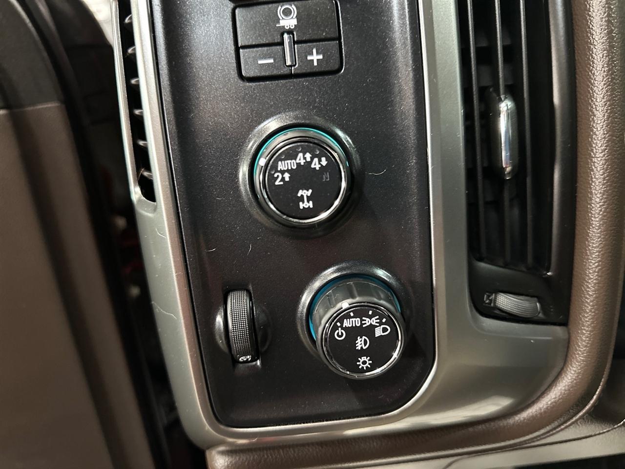 Chevrolet Silverado 1500 4WD Double Cab 143.5" LTZ w/2LZ 2017