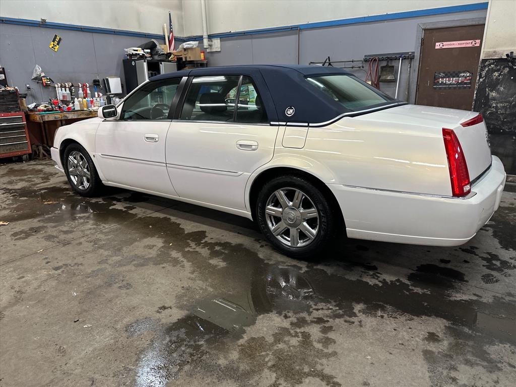 Cadillac DTS 4dr Sdn Luxury I 2007