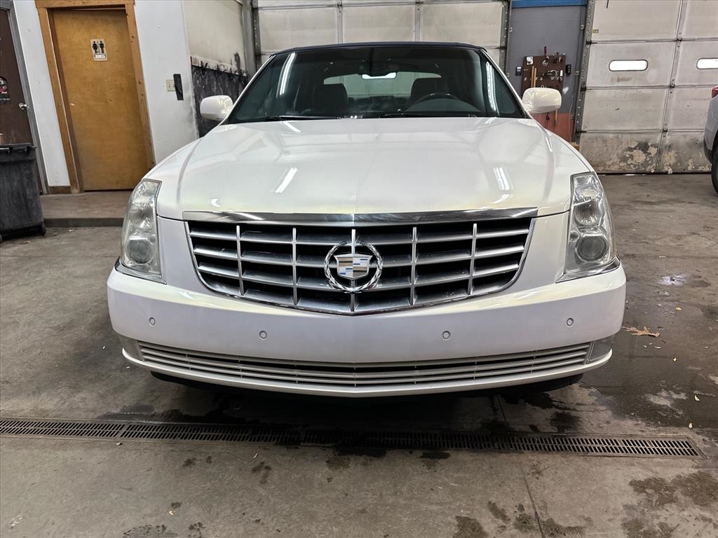 Cadillac DTS 4dr Sdn Luxury I 2007