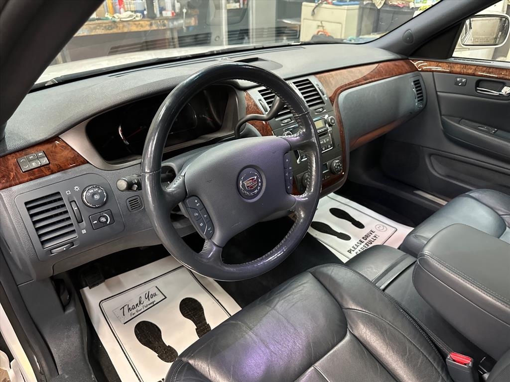 Cadillac DTS 4dr Sdn Luxury I 2007