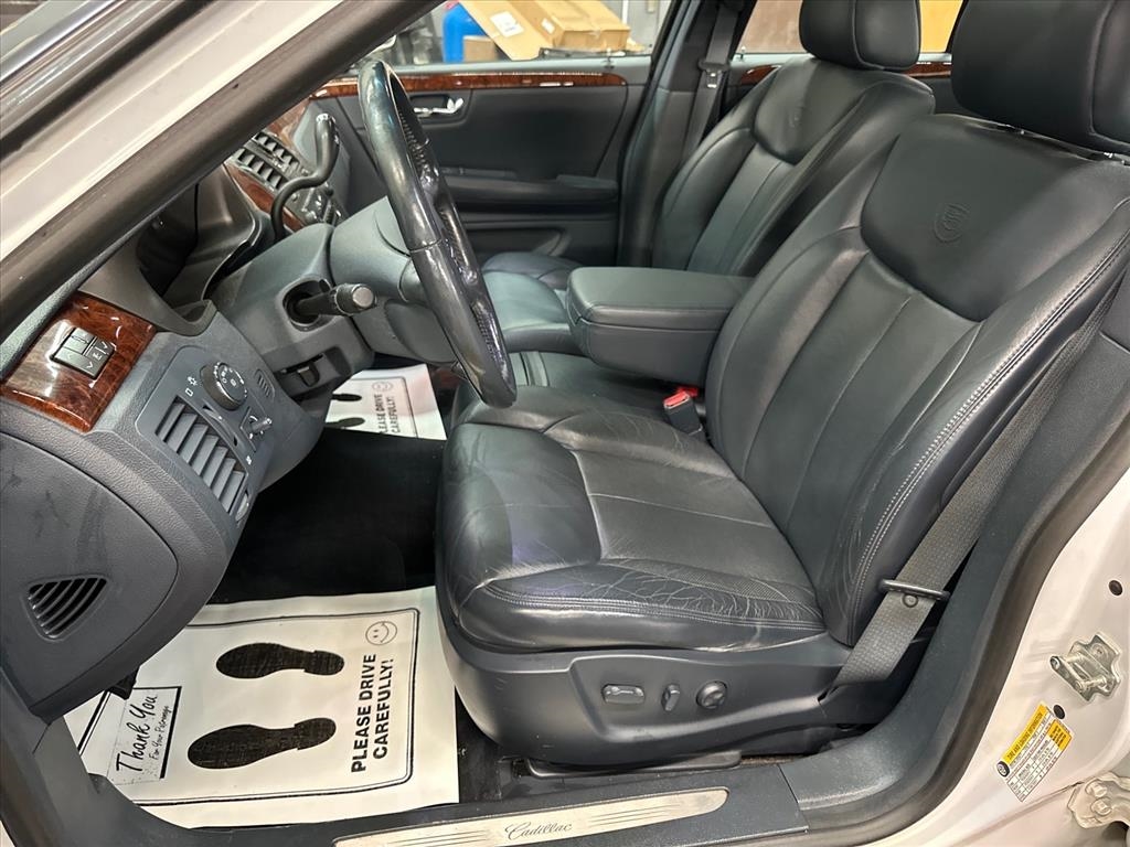 Cadillac DTS 4dr Sdn Luxury I 2007