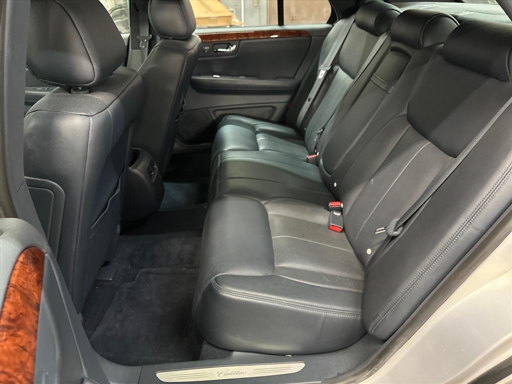 Cadillac DTS 4dr Sdn Luxury I 2007