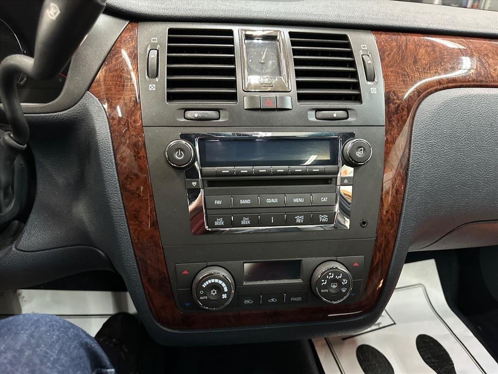 Cadillac DTS 4dr Sdn Luxury I 2007