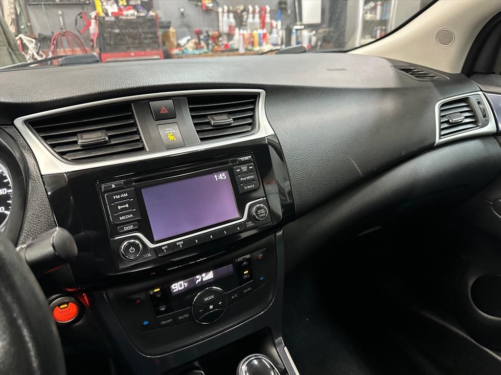 Nissan Sentra SR CVT 2018