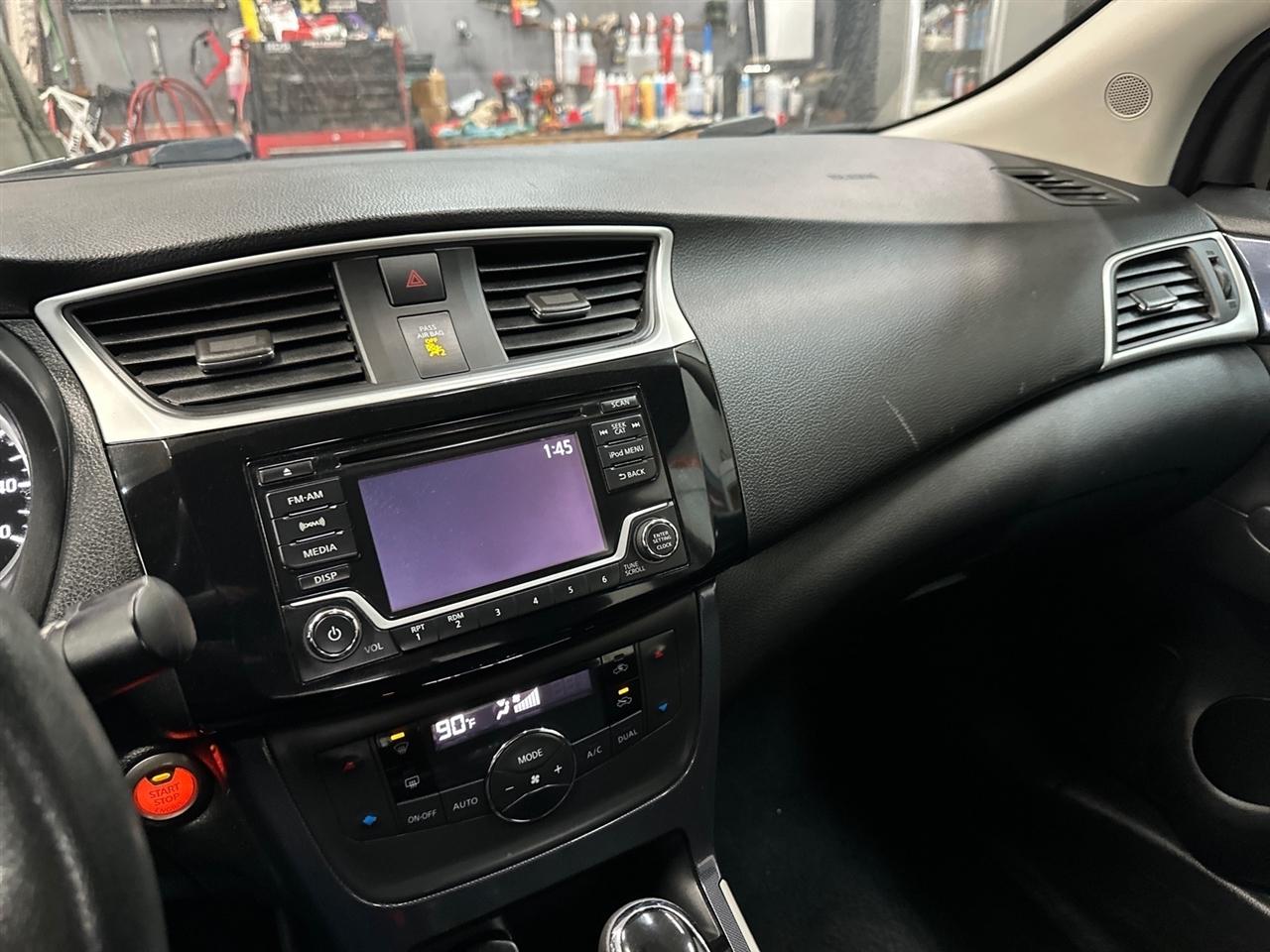 Nissan Sentra SR CVT 2018