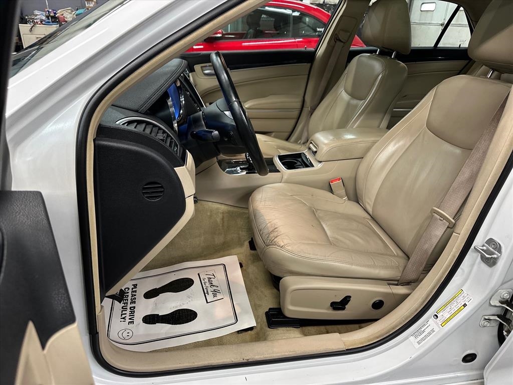 Chrysler 300 4dr Sdn AWD 2013