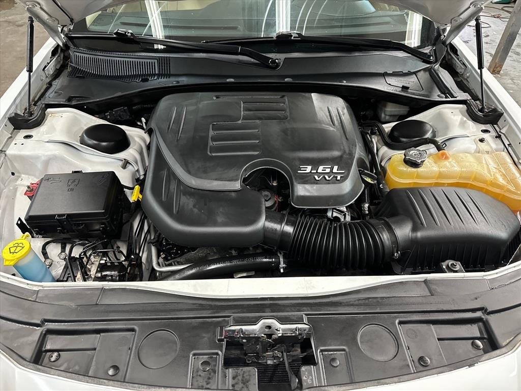 Chrysler 300 4dr Sdn AWD 2013