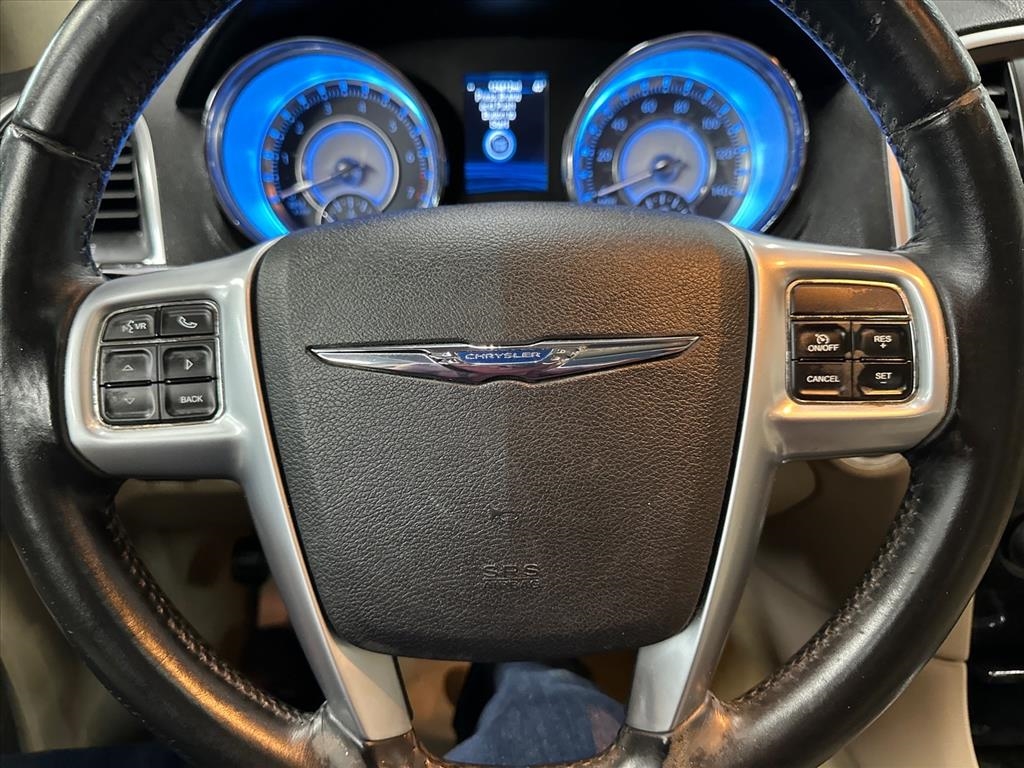 Chrysler 300 4dr Sdn AWD 2013