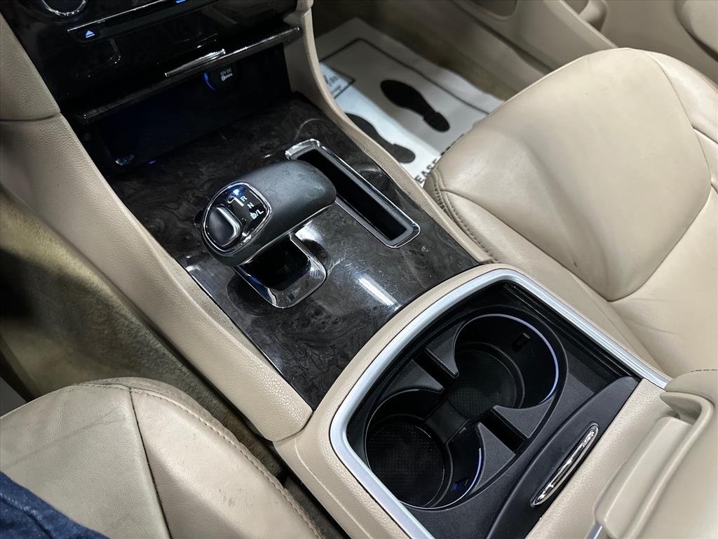 Chrysler 300 4dr Sdn AWD 2013